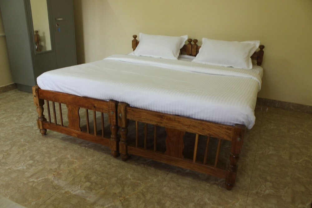 Фото Oyo 6236 Home Studio Near Sinquerim Beach