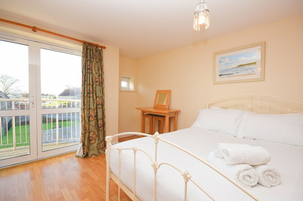 Фото Town or Country - Greenwich Apartments