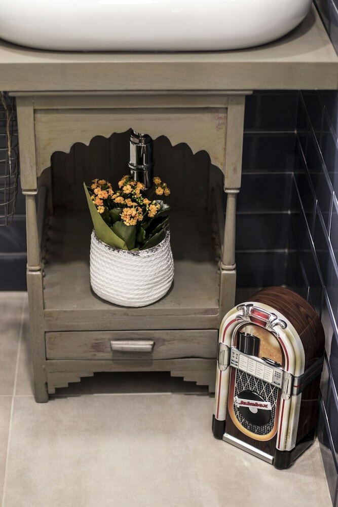 Фото AD Hoc Rooms