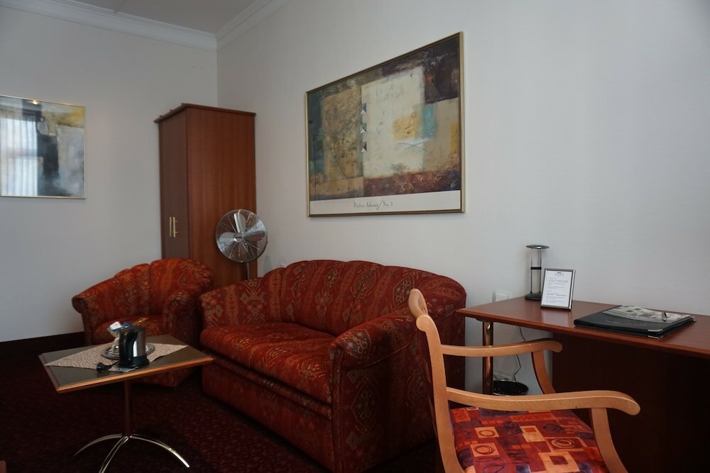 Фото Hotel Am Schloss Aurich Schlossresidenz