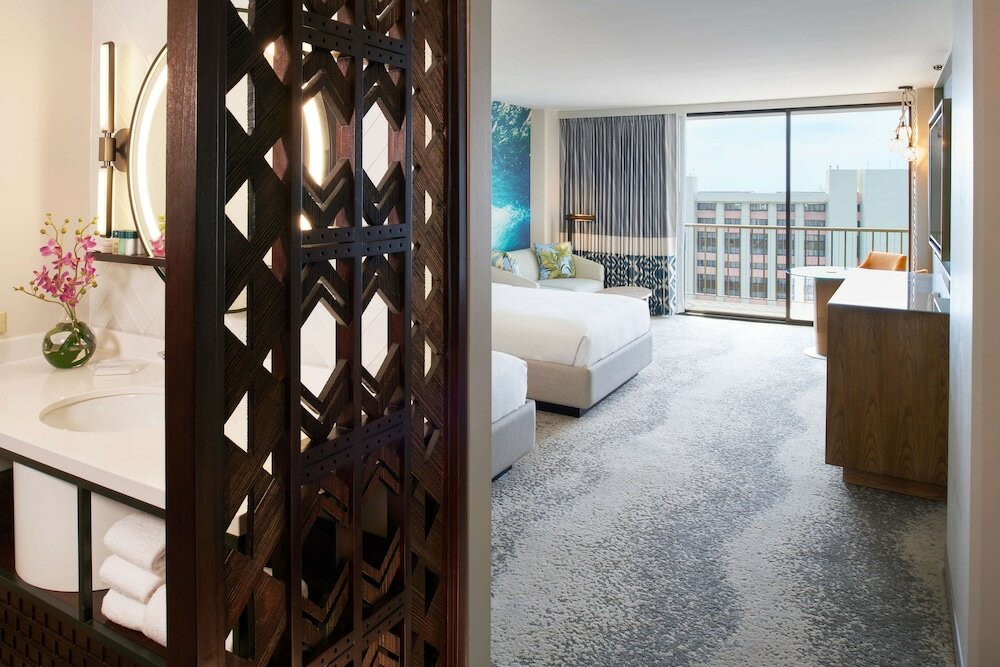 Фото Outrigger Waikiki Beachcomber Hotel