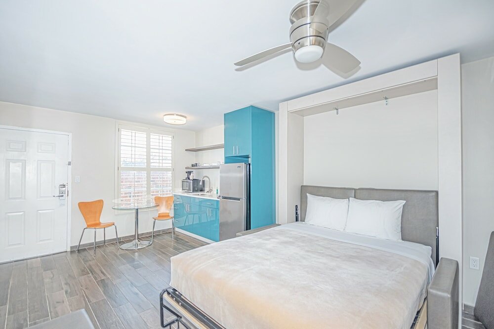 Фото Seven Hills Suites