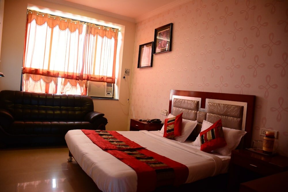 Фото Hotel Orient Palace