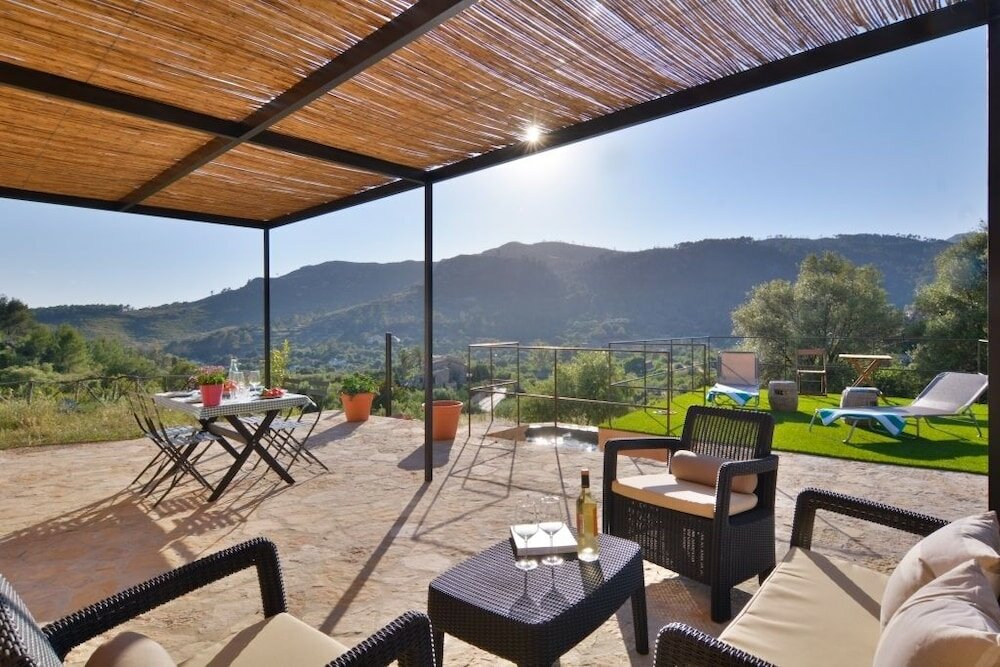 Фото Country cozy house with pool Mallorca