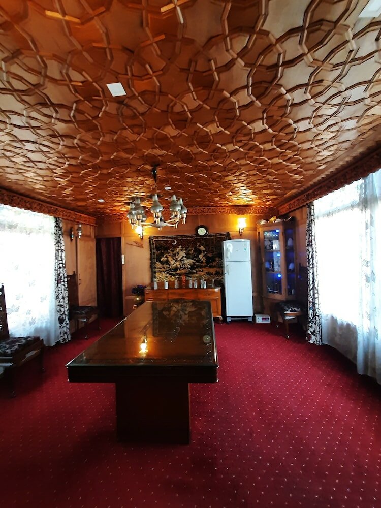 Фото Luxury Inn Badyari Palace Houseboats