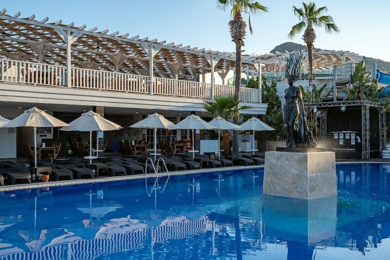 Гостиница Golden Beach Bodrum Hotel в Бодруме