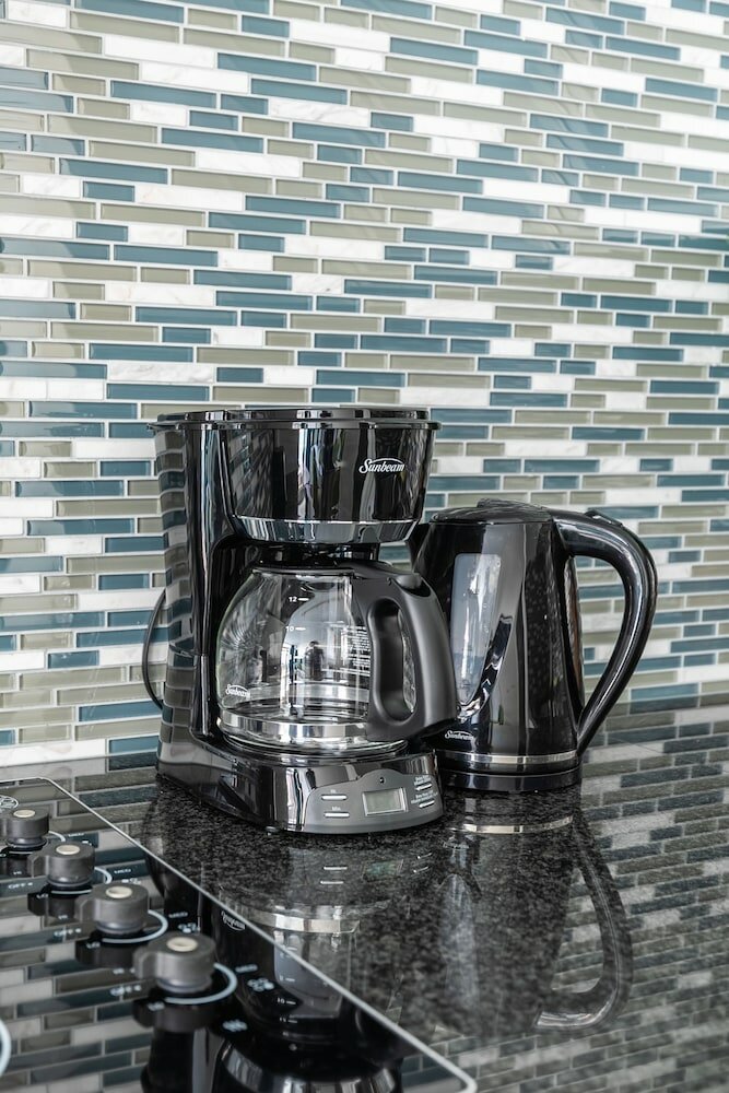 Фото Simply Comfort Gorgeous Apartments in the Heart of Toronto