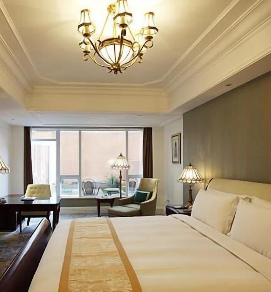 Фото Chongqing Auwi Hotel