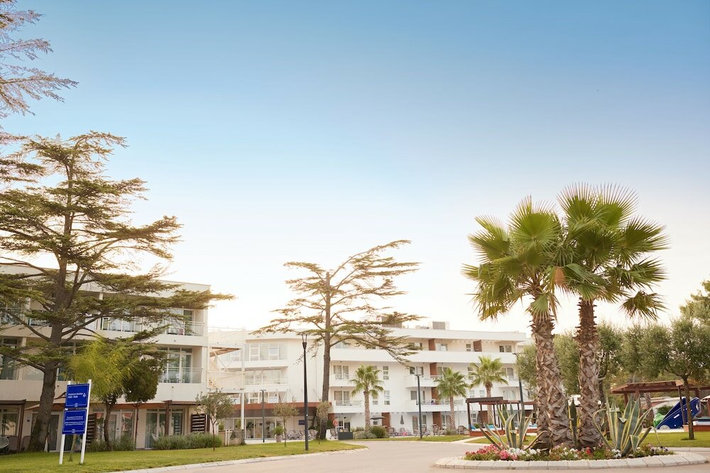 Фото Azul Beach Resort Montenegro by Karisma