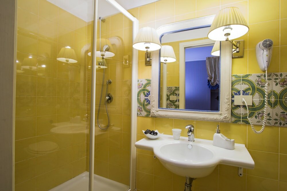 Фото Palazzo Arone dei Baroni di Valentino