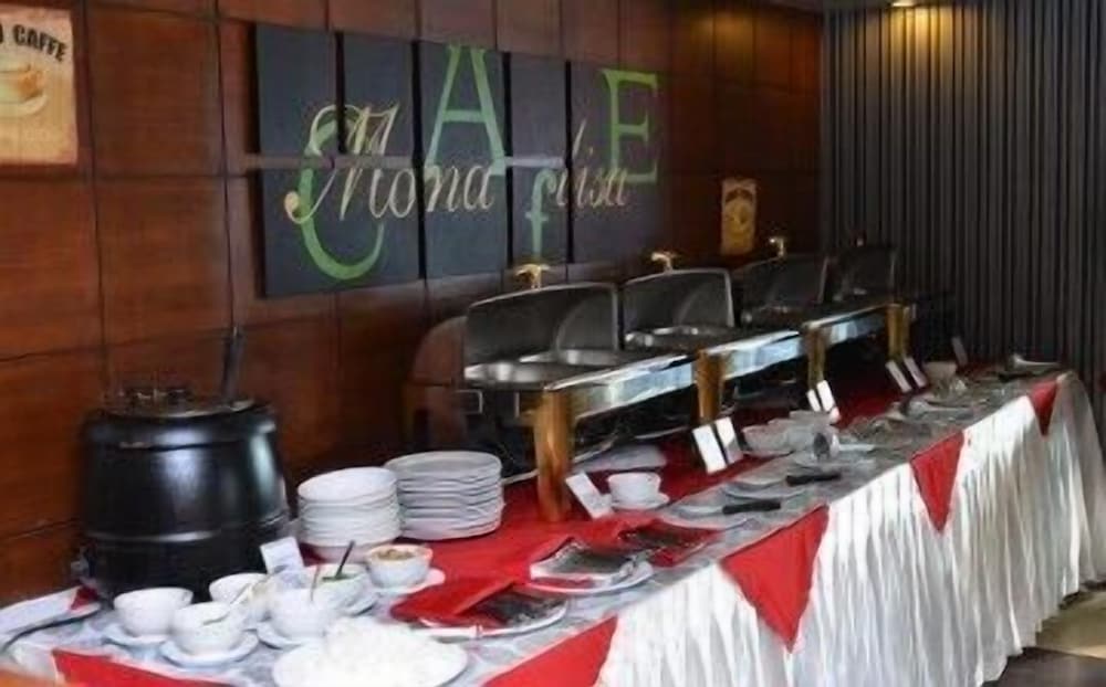 Фото Hotel Shwe Gone Daing