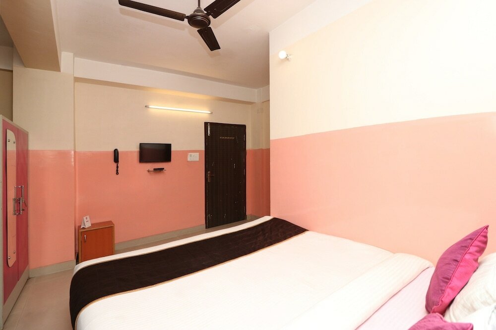 Фото Oyo 4979 Prabha Palace Lodge