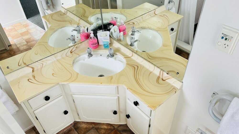 Фото 18th Avenue Thermal Motel