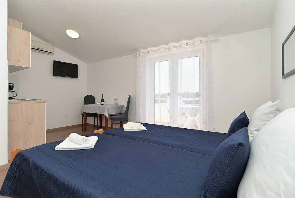 Фото Apartments Emil 596