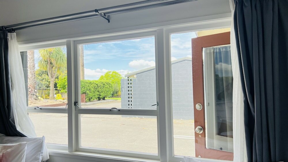 Фото 18th Avenue Thermal Motel