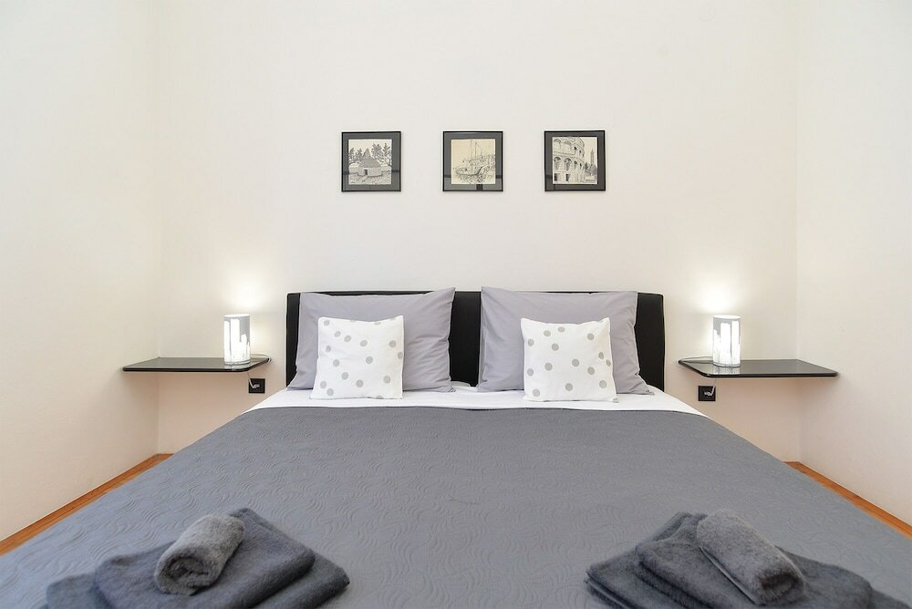 Фото Apartments Emil 596