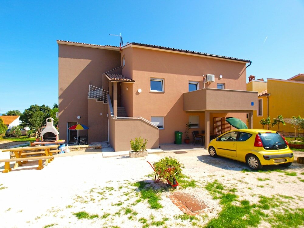 Фото Apartments Dario 1480