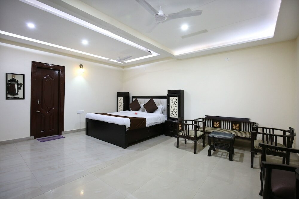 Фото Oyo 8865 Hotel Baj Celebration