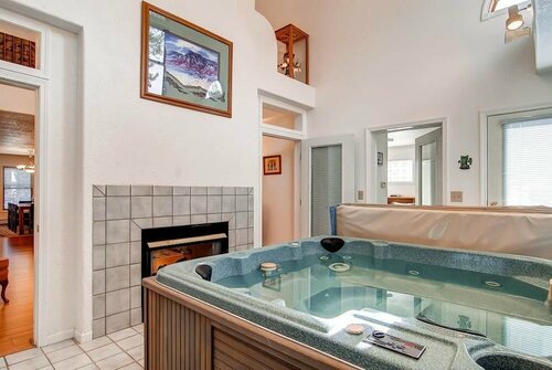 Гостиница Casa De Alta Peak 9 Private Home with Hot Tub