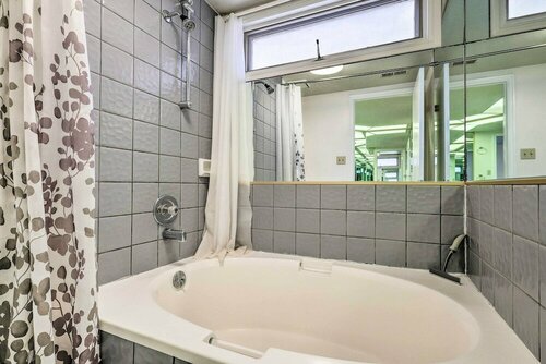 Гостиница Pet-friendly St George Escape w Shared Pool в Сент-Джордже