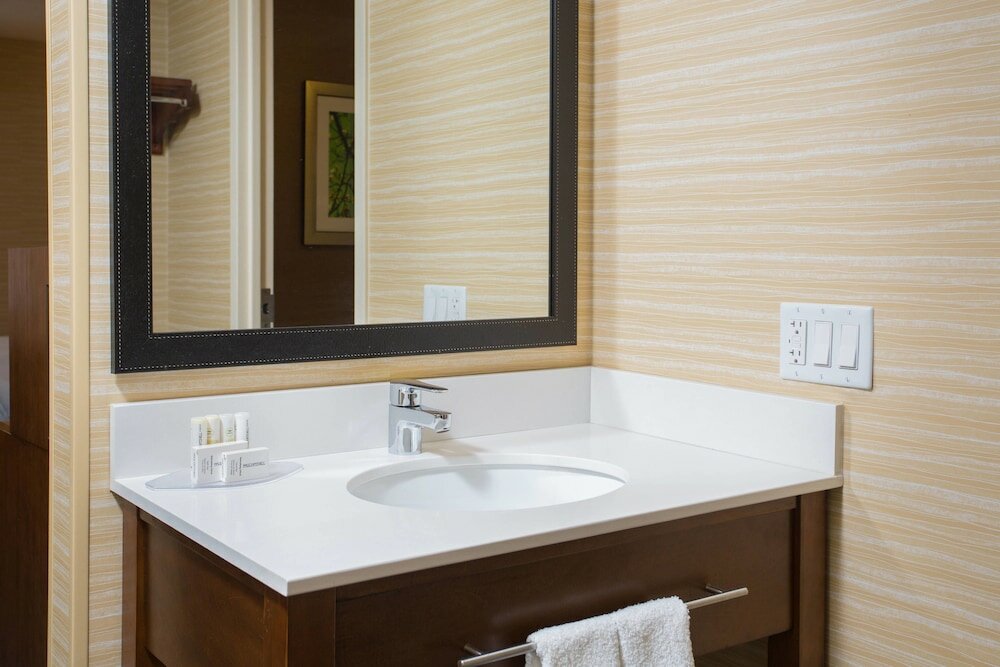 Фото Fairfield Inn by Marriot Manchester-Boston Regional Airport