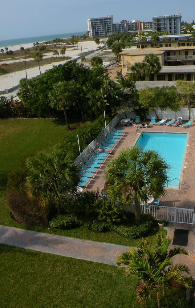 Фото Surf Beach Resort by Sunsational Beach Rentals