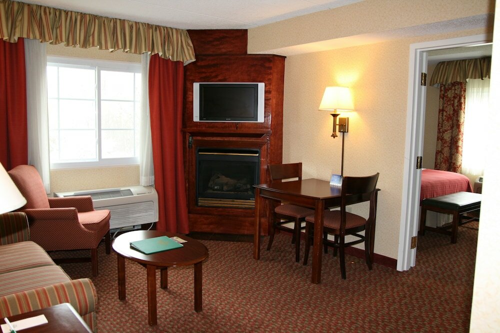 Фото Holiday Inn Salem - I-93 at Exit 2, an Ihg Hotel