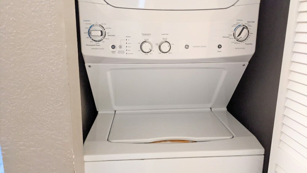 Фото Beautiful Midtown Apartment - Huv