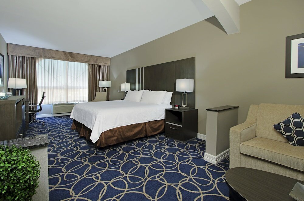 Фото Holiday Inn Express & Suites Houston North - Iah Area, an Ihg Hotel