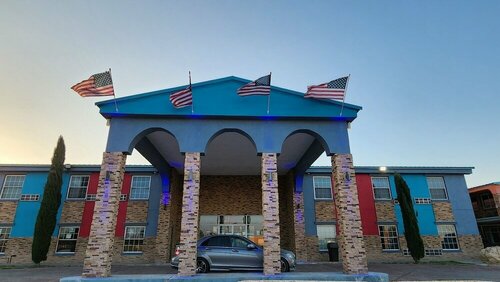 Гостиница B&j Hotel and Apartment в Пекосе