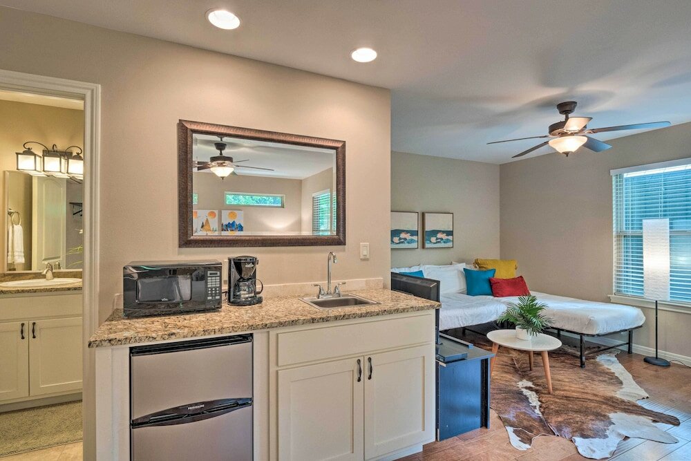 Фото Holly Hideaway