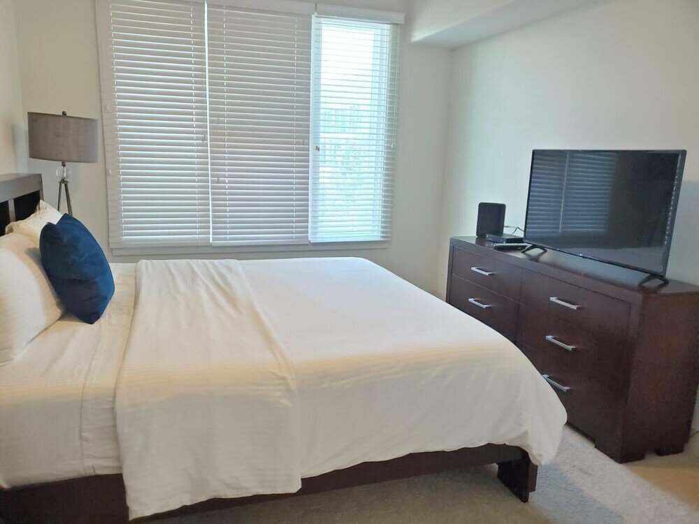 Фото StayOvr at Legacy West - Windrose