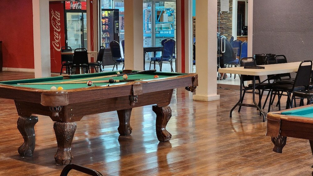 Фото B&j Hotel and Apartment