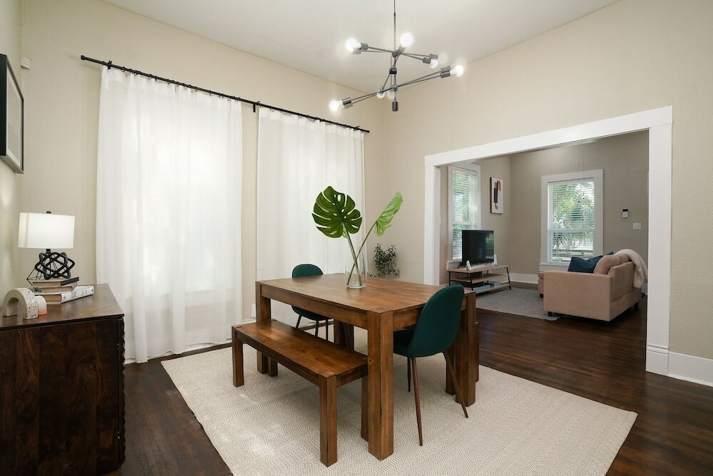 Фото Amazing Fully Fenced Home Only 5 Mins From Downtown