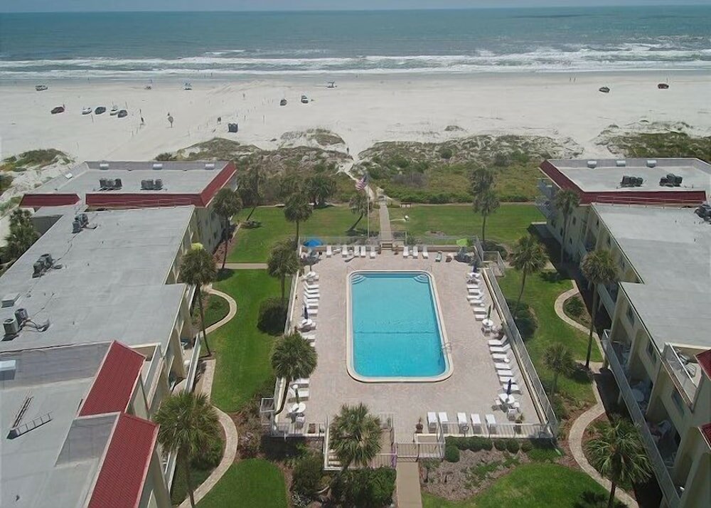 Фото Ocean View 2 Bed, 2 Bath, Steps to the Beach - Spanish Trace 240