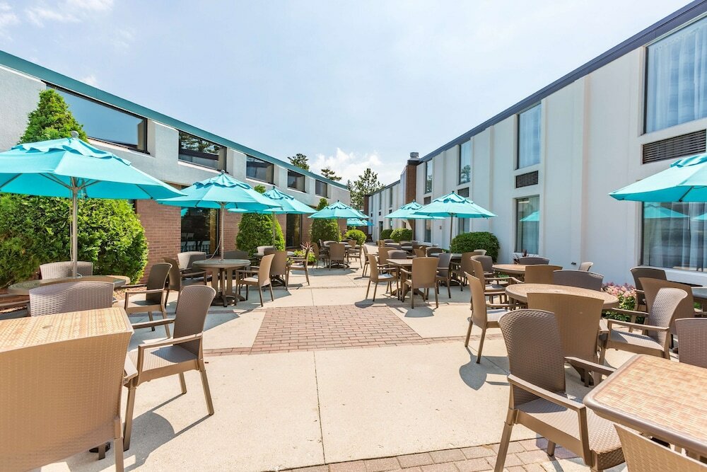 Фото Country Inn & Suites by Radisson, Traverse City, Mi