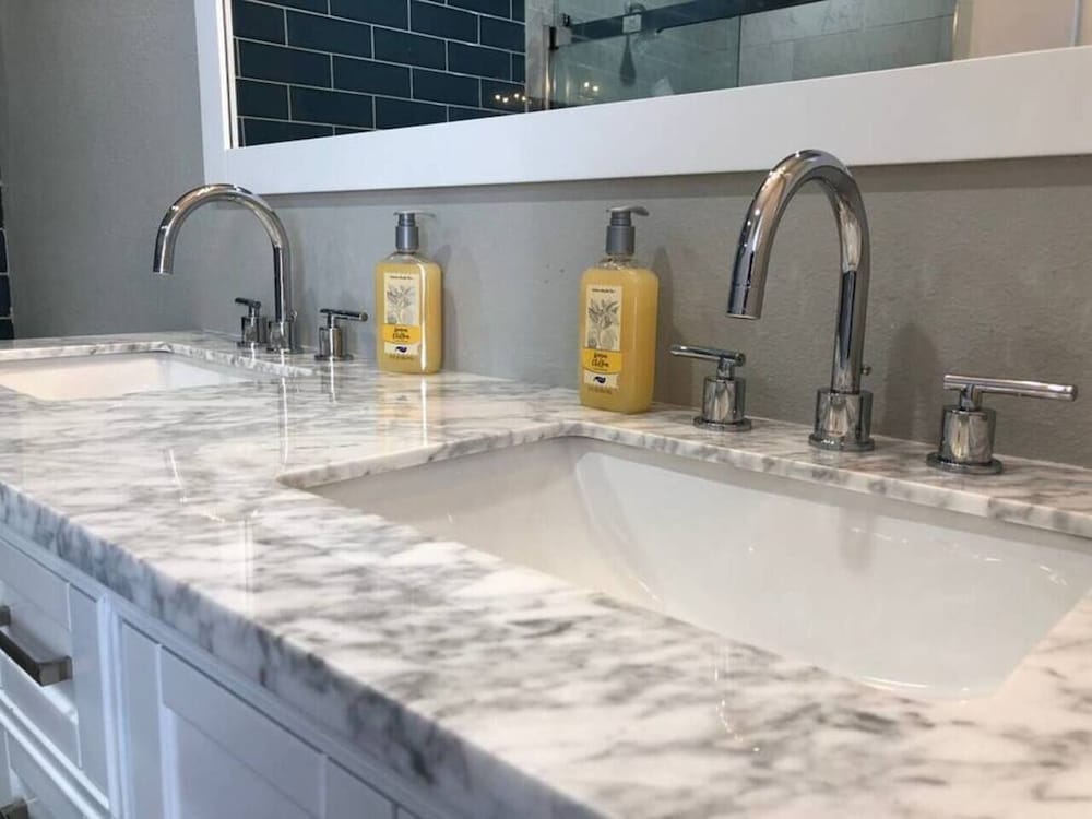 Фото Parsley · New! Luxury, Near Disney & Universal. Sleep 9