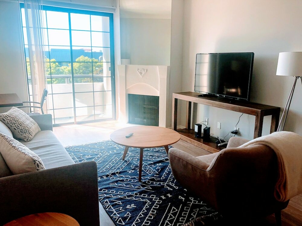 Фото Luxury Suites - Heart of Beverly Hills