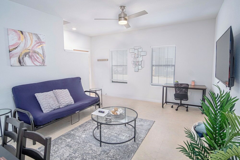 Фото State-of-the-art 3br/2.5ba Home Next to Downtown