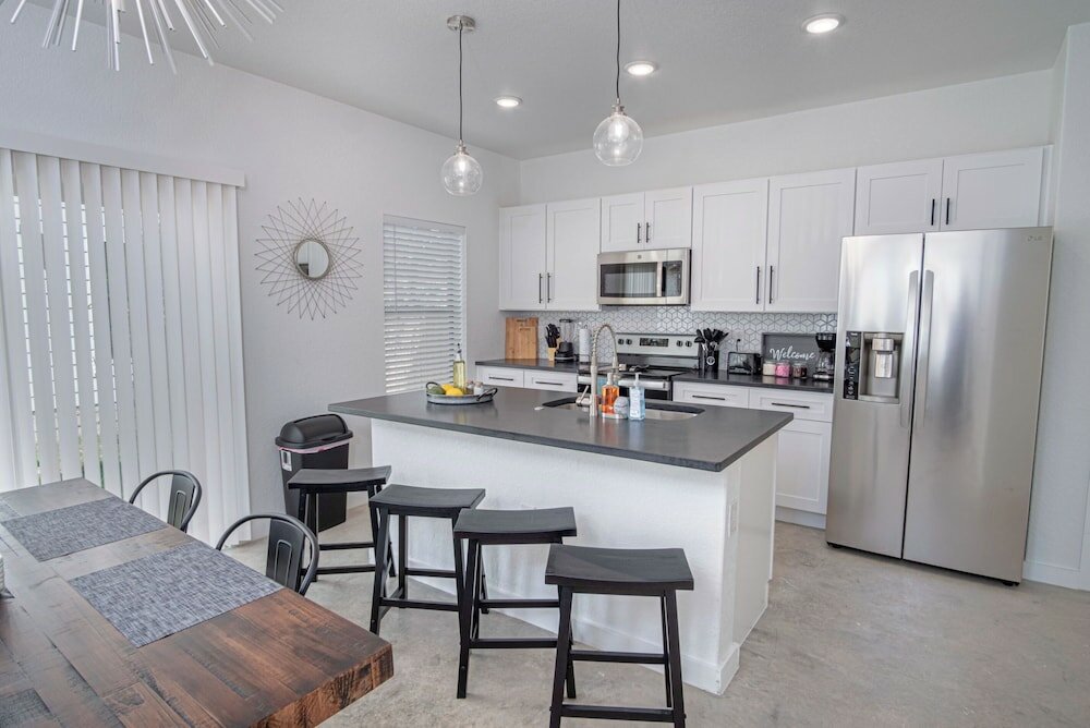 Фото Brand New 5 Stylish 3br Near Exciting Downtown