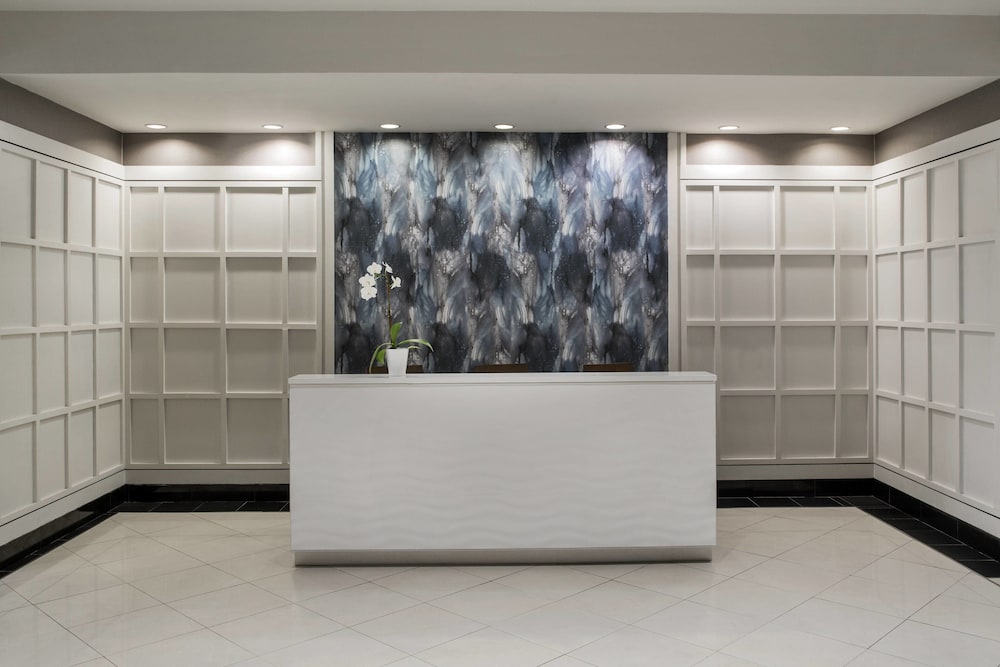 Фото Delta Hotels by Marriott Richmond Downtown