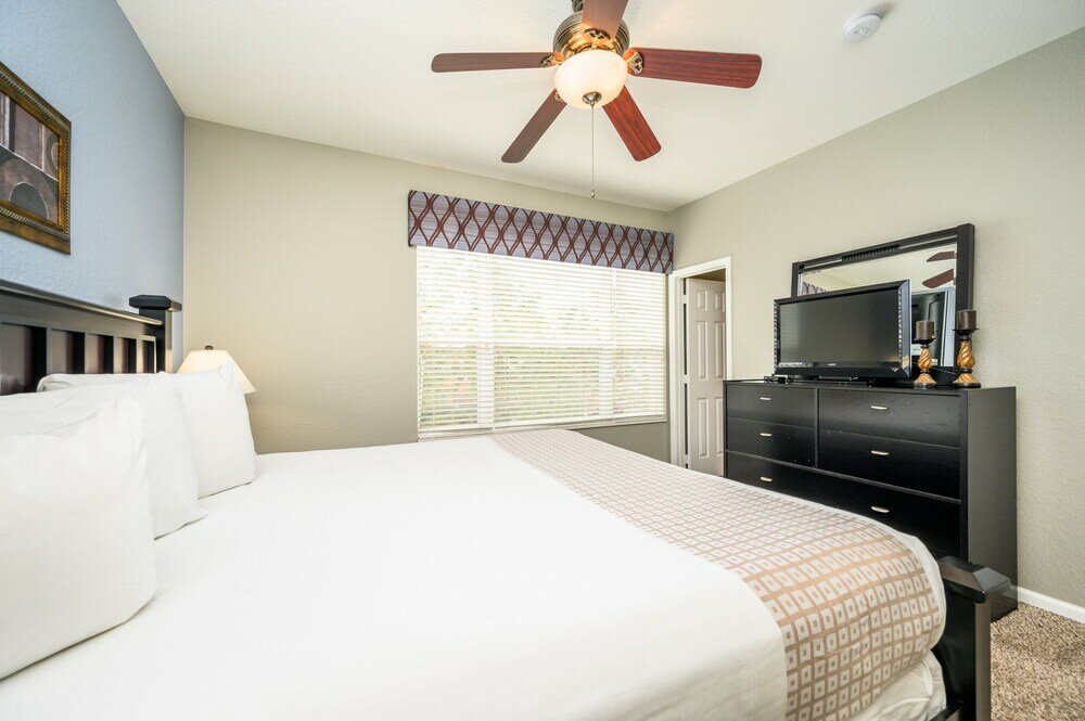 Фото Vista Cay Resort Direct Townhomes by Millennium Management