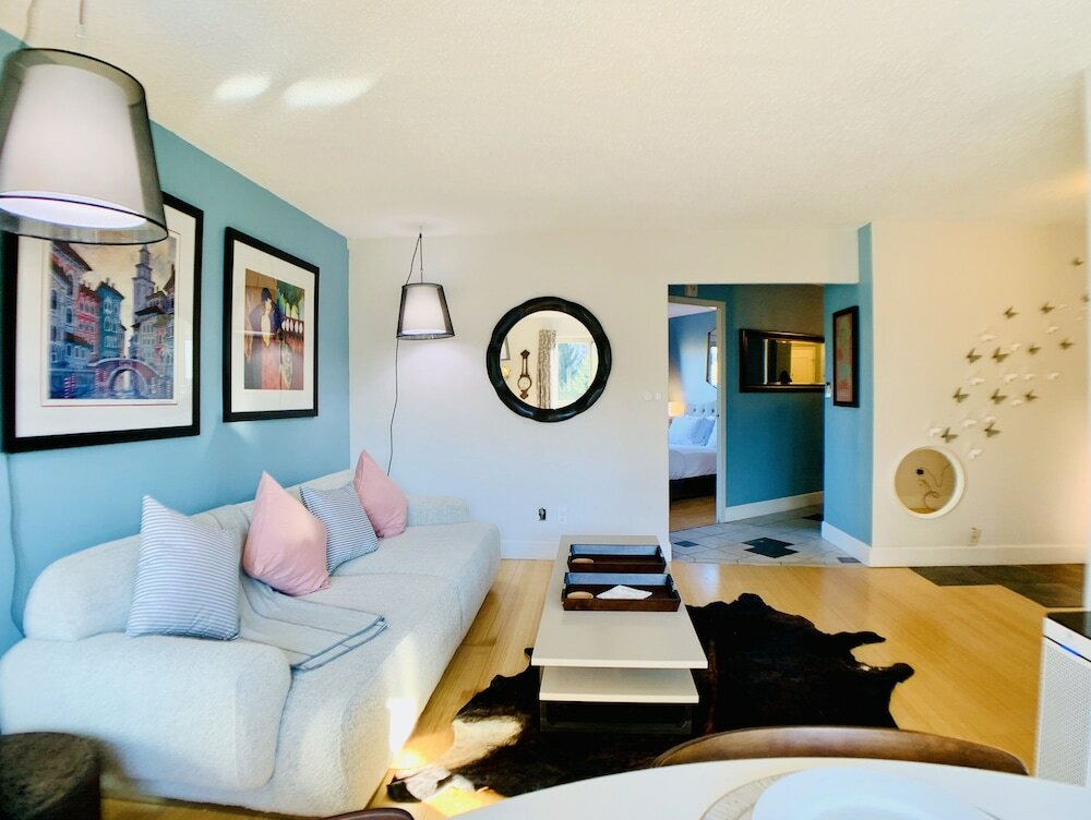 Фото Pikes meets CapHill-Convention Center