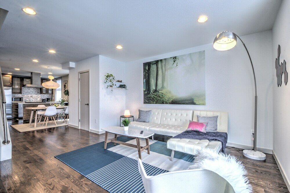 Фото Modern Home with Rooftop Oasis