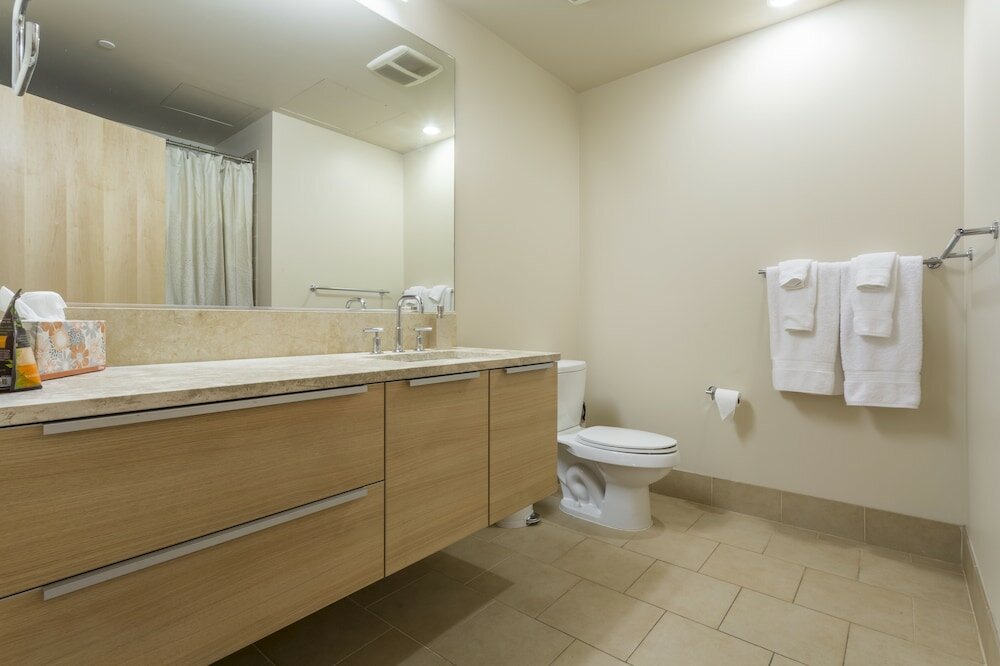 Фото Domicile Suites at Mark on 8th