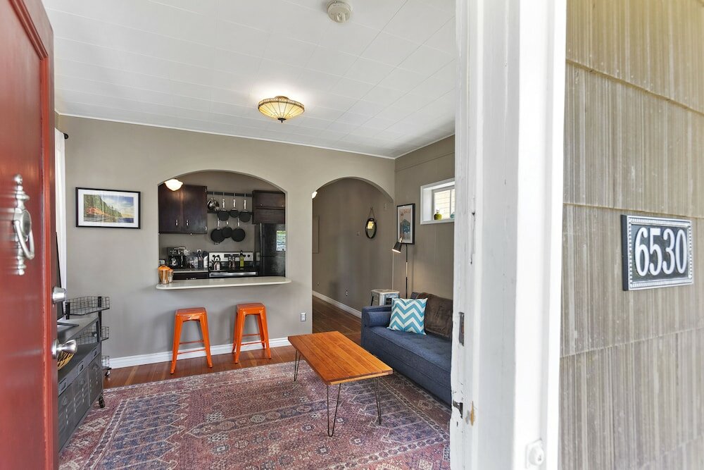 Фото Ballard Bungalow - Walk to Dt Ballard/Water