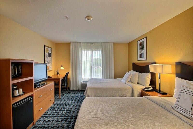 Гостиница Fairfield Inn & Suites by Marriott Milwaukee Airport в Ок Крике