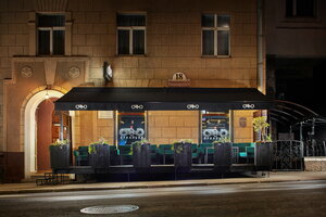 Yarkalyan (Minsk, Valadarskaga Street, 18) ، مطعم يقدم الشيشة
