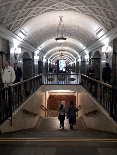 Metro Kurskaya (Moscow, Zemlyanoy Val Street, 29), metro station