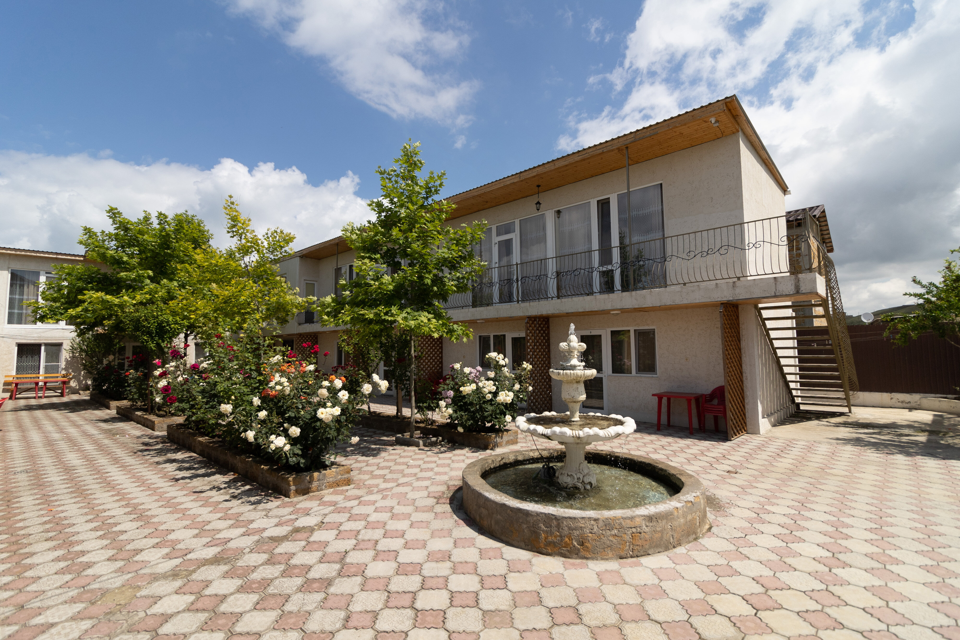 Фото отеля 2